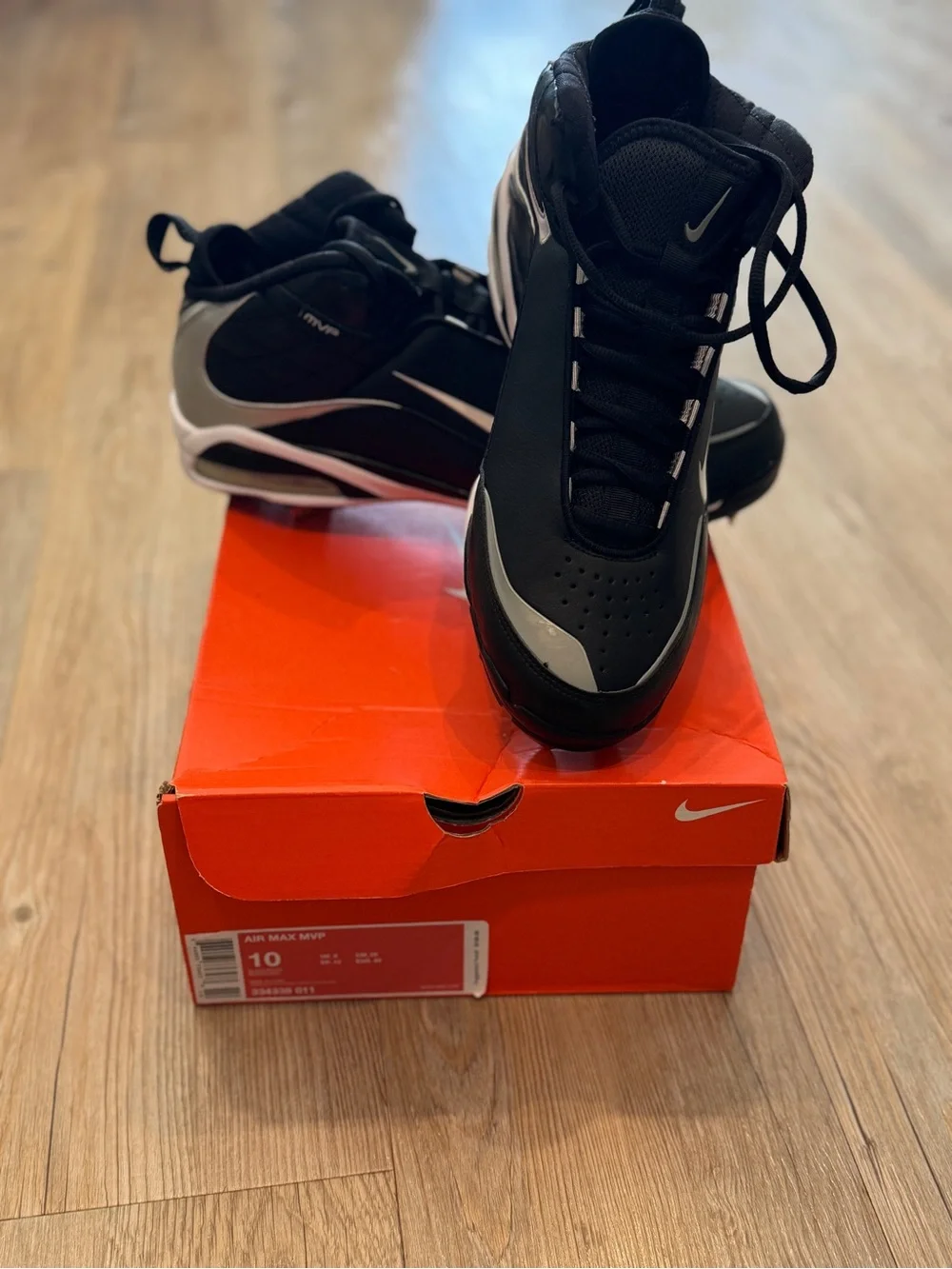NEW - Nike Men’s Metal Spike Baseball Cleats Black and White Mid-Top - Brand New - Picture 2 of 7